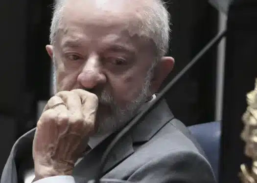 No momento, você está visualizando Desaprovação de Lula volta a subir e chega na casa do 50%