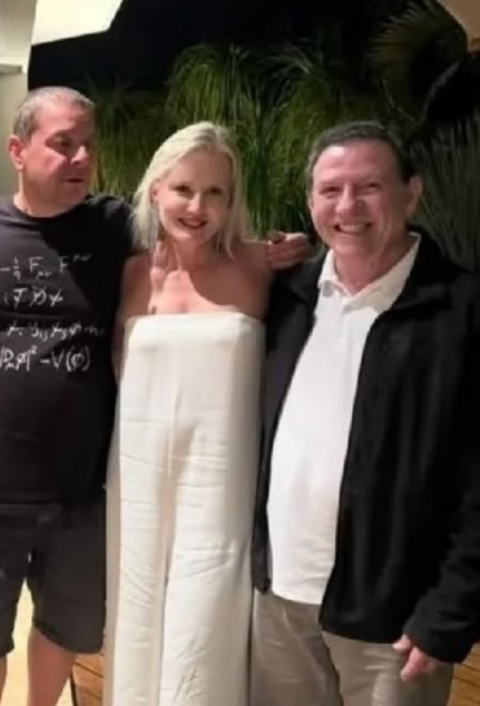 No momento, você está visualizando BOMBA: Revista Veja expõe imagens de Lulinha com lobista em jatinho de luxo avaliado em mais de US$ 20 milhões; VEJA FOTOS