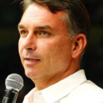 Flávio Bolsonaro aceita desafio de Lula sobre sigilo, mas impõe condições; VEJA VÍDEO