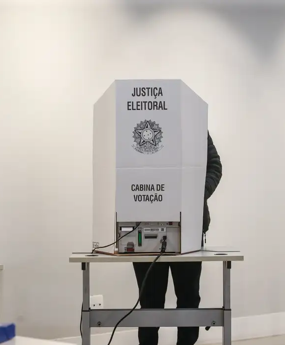 No momento, você está visualizando Justiça Eleitoral altera locais de votação para o 2º turno no Brasil; veja quais estados terão mudanças e como consultar seu local