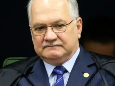 Presidente do STF critica protagonismo da Corte e alerta para risco de “governo dos juízes”