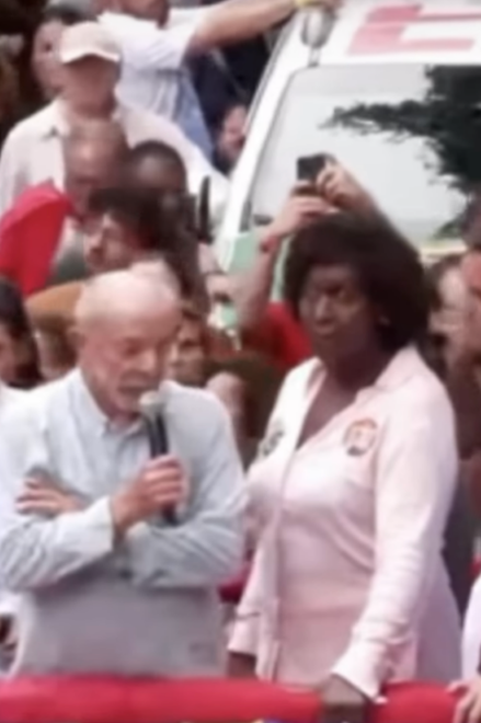 No momento, você está visualizando Lula dispara contra a Globo durante ato no Rio: “Descobriu que não é dona de tudo;” VEJA VÍDEO