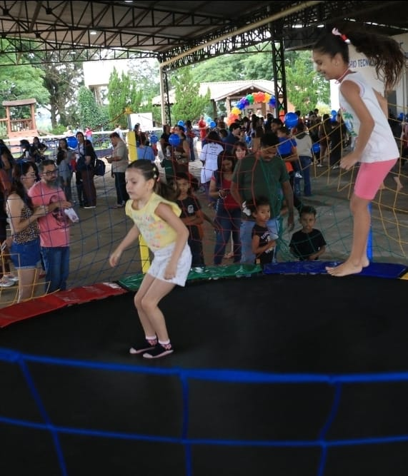 No momento, você está visualizando Música, carinho e emoção marcam celebração ao Dia Internacional da Pessoa Idosa no Hospital Beneficente Unimar, com show realizado pelos médicos
