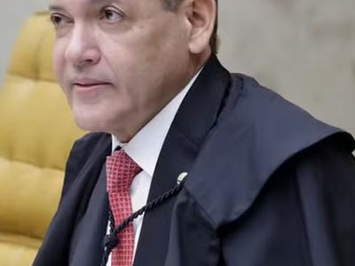 STF articula revisão da condenação de Bolsonaro em meio à força política de Flávio