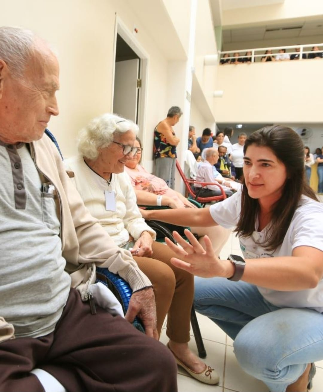 No momento, você está visualizando Música, carinho e emoção marcam celebração ao Dia Internacional da Pessoa Idosa no Hospital Beneficente Unimar. E Com show realizado pelos próprios médicos