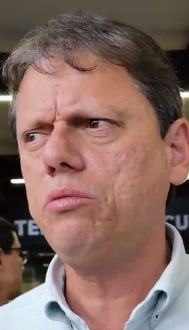 No momento, você está visualizando Tarcísio cobra esclarecimentos sobre decisão de Zanin que prorrogou votação