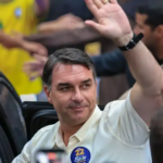 A piada feita no STF sobre a fuga de Flávio Bolsonaro para os EUA