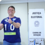 O recado de Tarcísio após a derrota de Flávio Bolsonaro para Lula no segundo turno